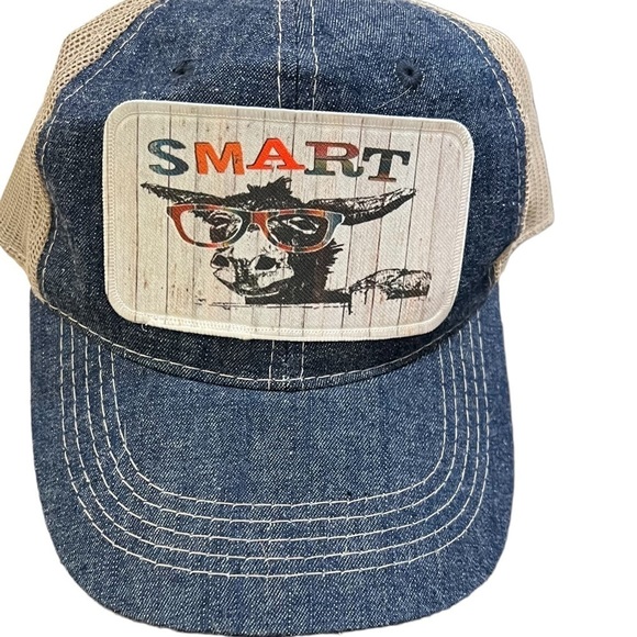 Other - 𝅺smart A$$ Trucker Hat - Excellent Condition